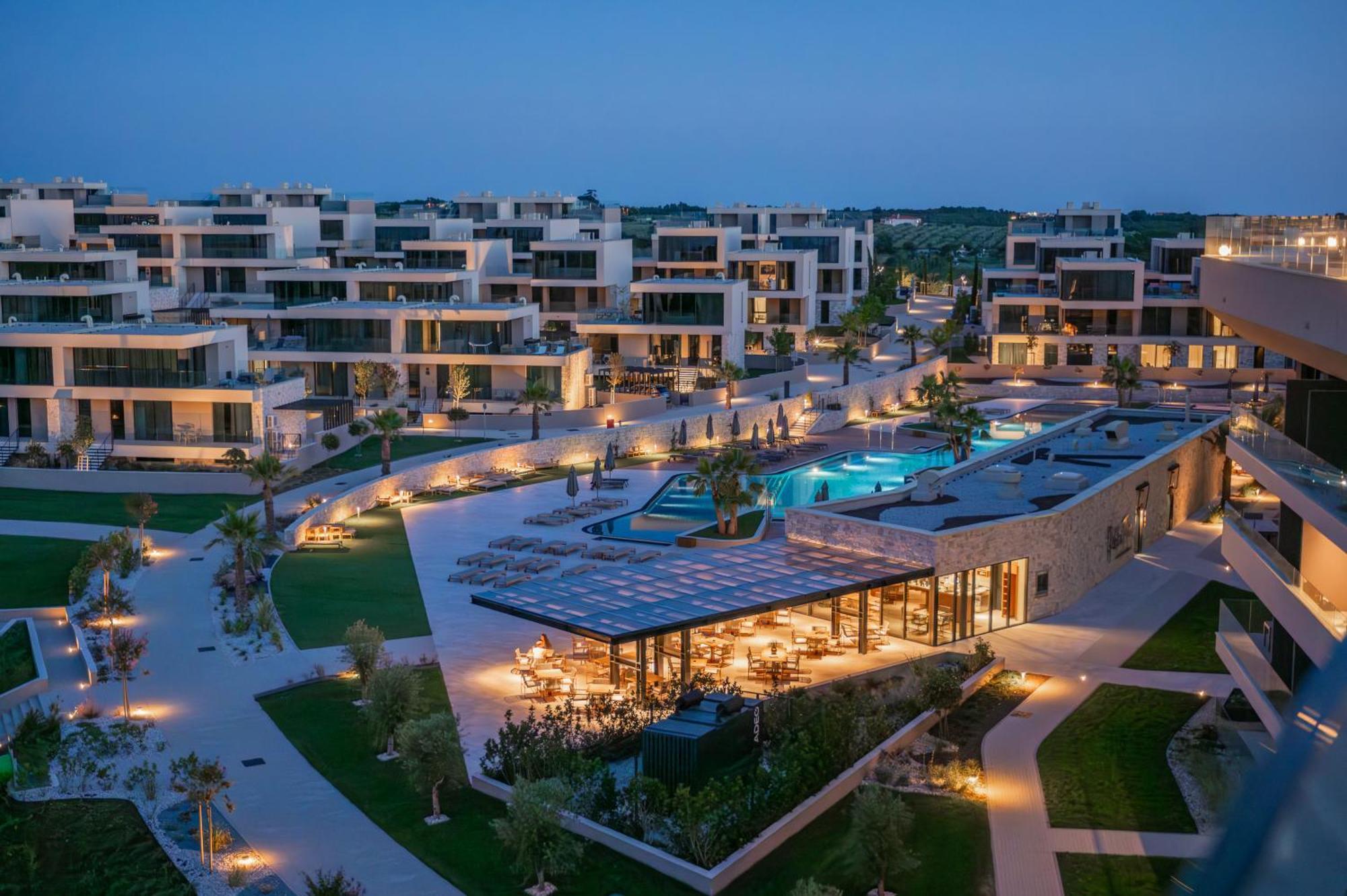 Petram Resort & Residences ซาวูดริยา ภายนอก รูปภาพ