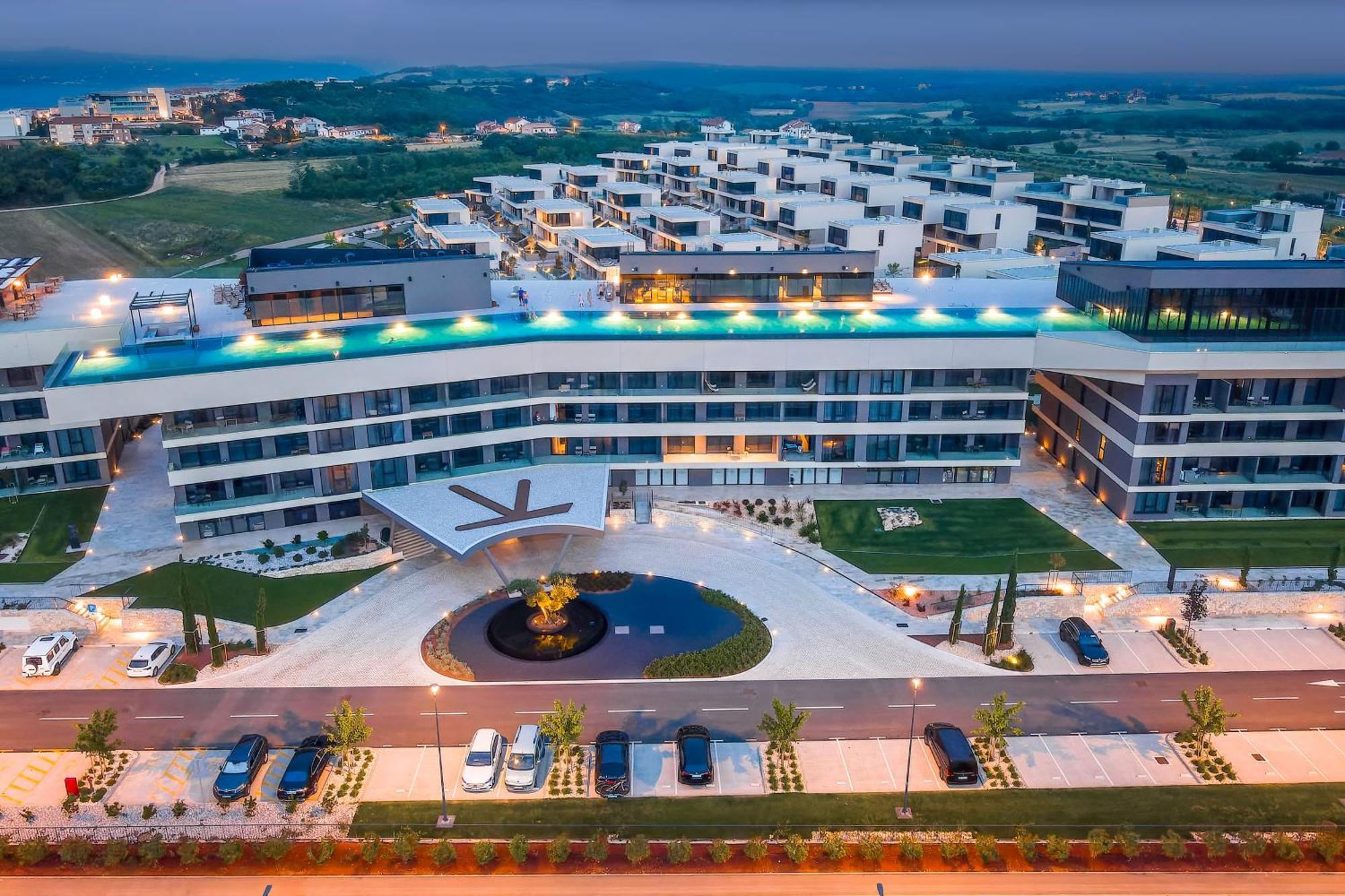 Petram Resort & Residences ซาวูดริยา ภายนอก รูปภาพ
