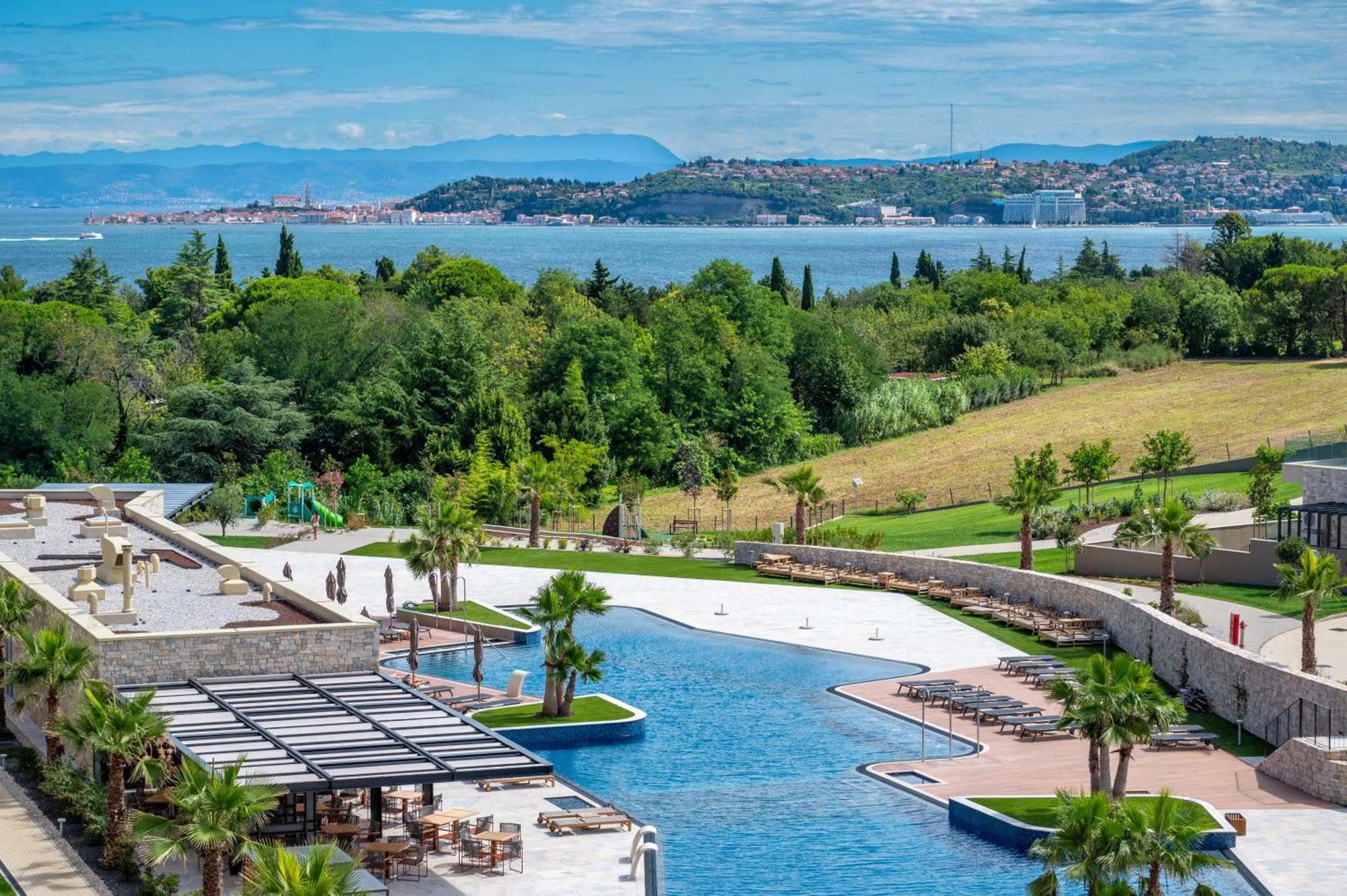 Petram Resort & Residences ซาวูดริยา ภายนอก รูปภาพ