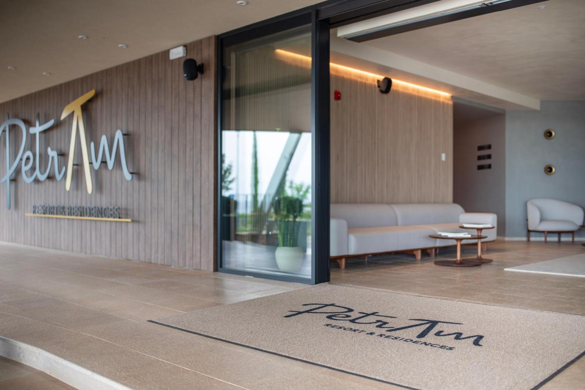 Petram Resort & Residences ซาวูดริยา ภายนอก รูปภาพ